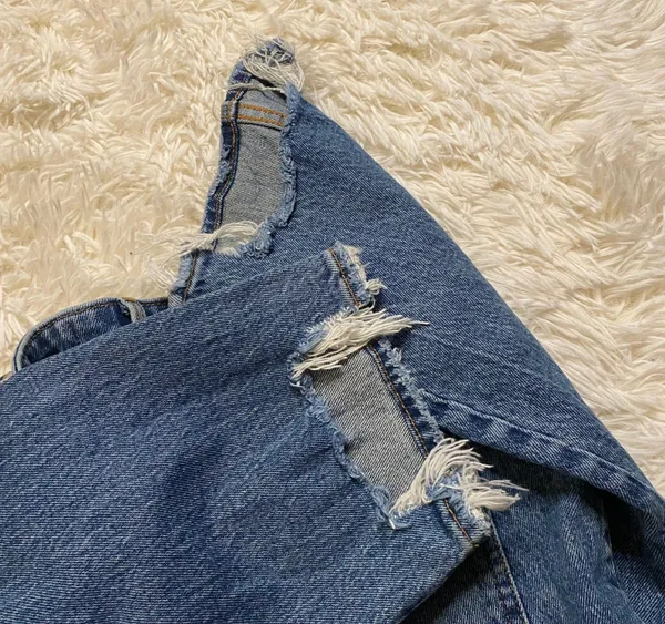 Abercrombie high rise mom jeans - Image 3