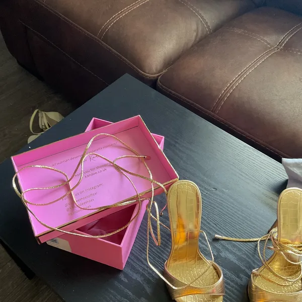 Elegant Gold Women's Strappy Sandals Size 7 - Image 7
