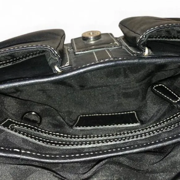 Black Leather Shoulder Bag with Buckle Detail - Image 12