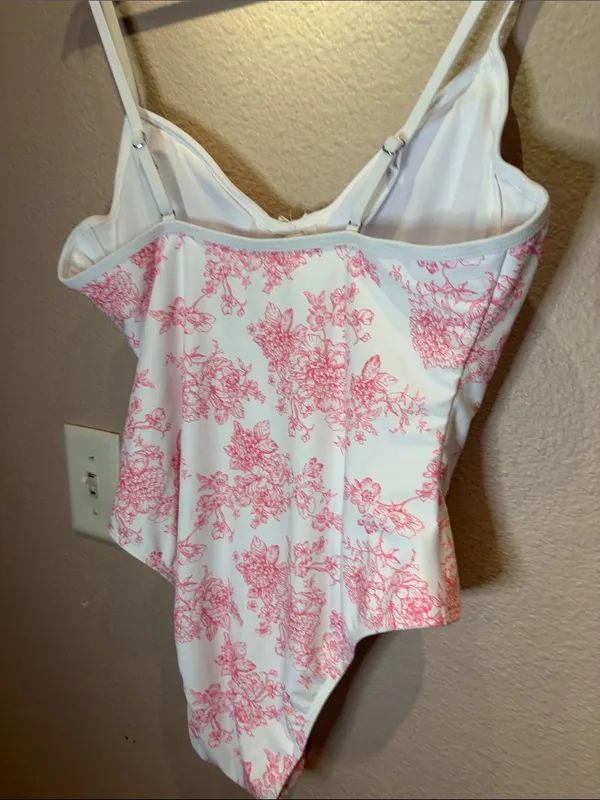 New No Boundaries Women’s Pink Toile Floral One Piece Swimsuit Large 12-14 NWOT - Image 9