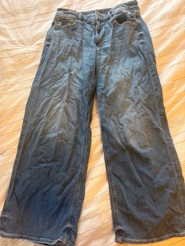American Eagle Low-Rise Baggy Jeans - Image 2