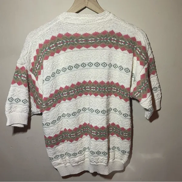 Vintage Textured Scoop Neck Sweater - White with Pink & Sage Pattern - Image 2