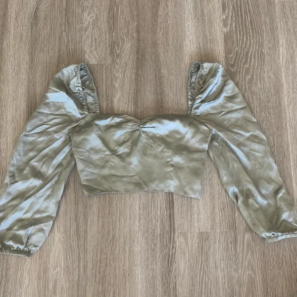 Aritzia Top Silk - Image 6