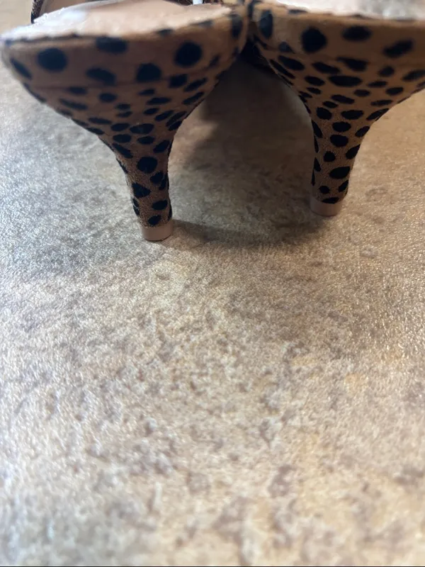 Isaac Mizrahi Leopard Print Pointed Toe Slingback Flats - Brown/Black - Image 3