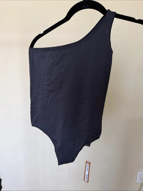Skims Essential One Shoulder Bodysuit in Onyx size XXS XS - Image 5