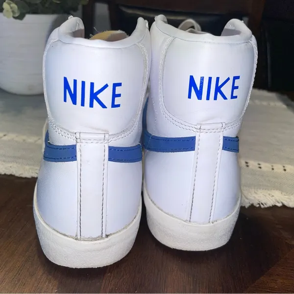 Woman’s size 8.5 Nike high top blazers - Image 5