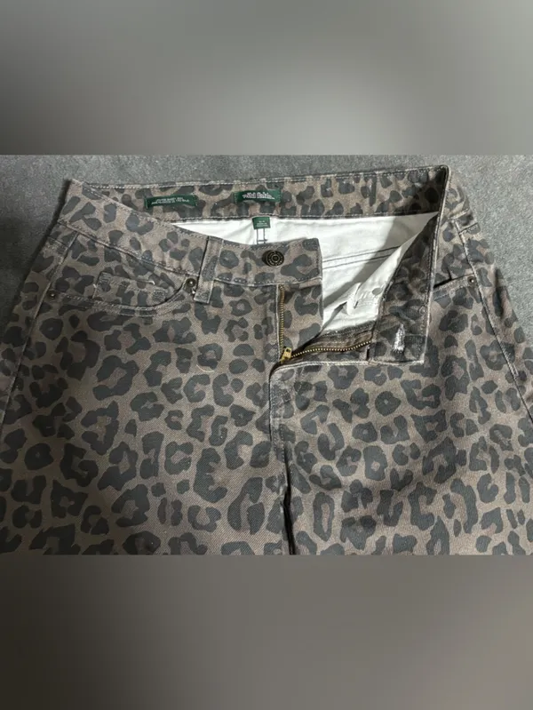 Wild Fable Taupe and Black Leopard Wide-Leg Jeans Size 0/R - Image 5
