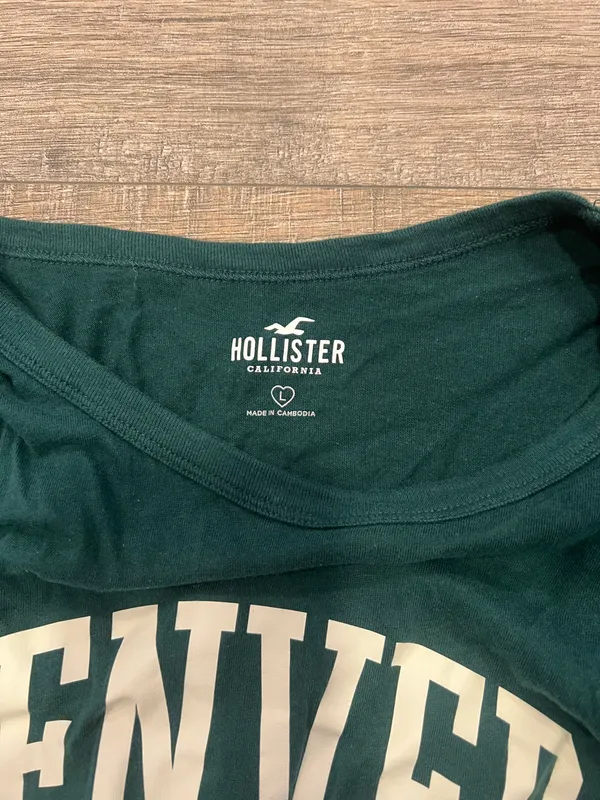 Hollister Baby Tee - Image 3
