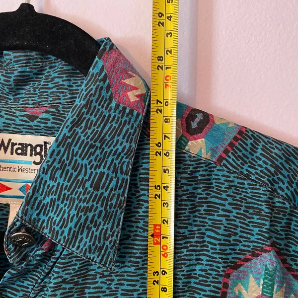 Wrangler Authentic Western Blue Aztec Print Vintage Button Down Shirt Medium - Image 9