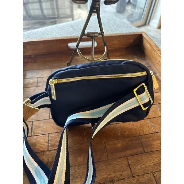 Lilly Pulitzer Jeanie Belt Bag True Navy Gold Logo Adjustable Striped Strap NWOT - Image 3