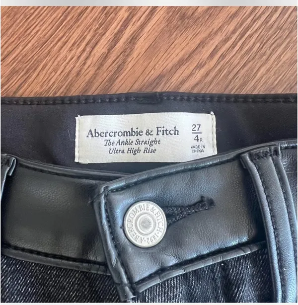 Abercrombie Jeans - Image 2