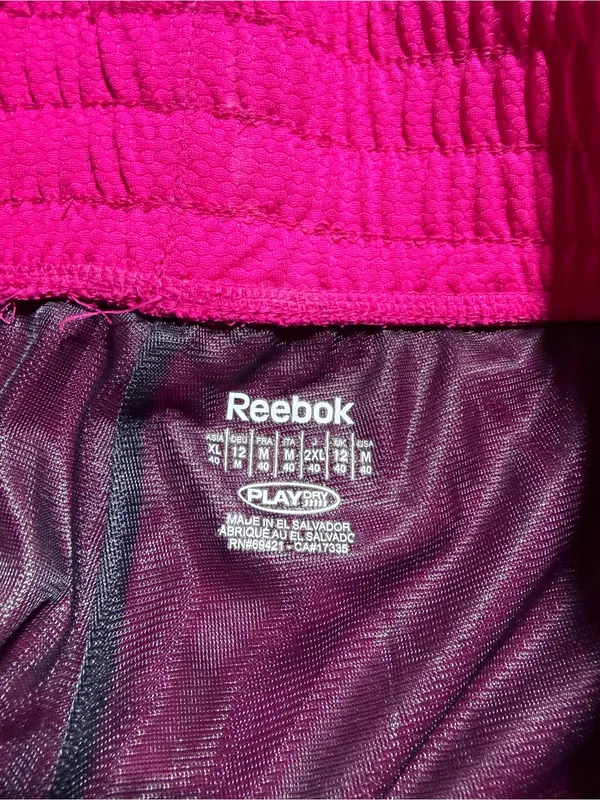 Reebok Women's mesh Pink Athletic Shorts medium - Image 10
