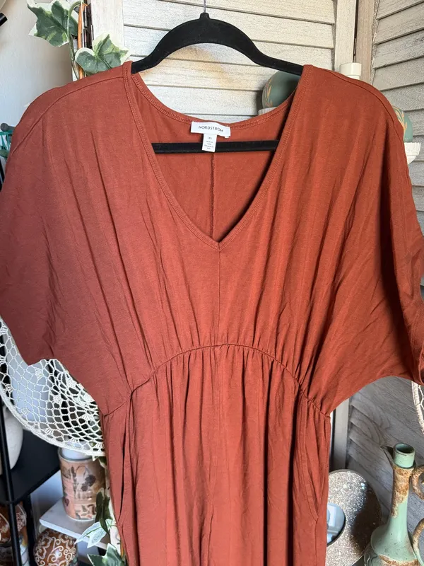 Nordstrom Nordstrom orange maxi dress with V-neck and short sleeves. Size: XS #maxidress #orange #summerdress ORANGE • - Image 4