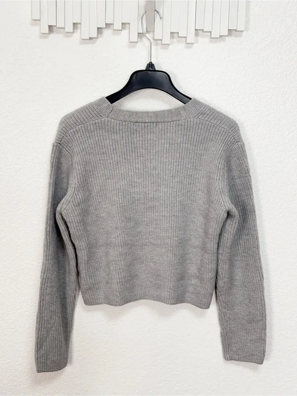 Miss Sparkling Gray Cropped Cardigan with Removable Black Velvet Bow Pin - Image 6