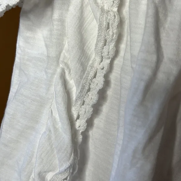 Free People Le Femme Tee White Lace Pleated Cotton Boho Blouse Size XS - Image 8