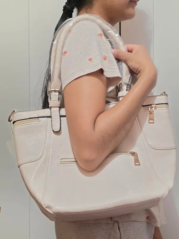 Beautiful white purse - Image 8