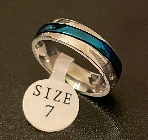 Roses are red blue silver titanium ring size 7 - Image 3
