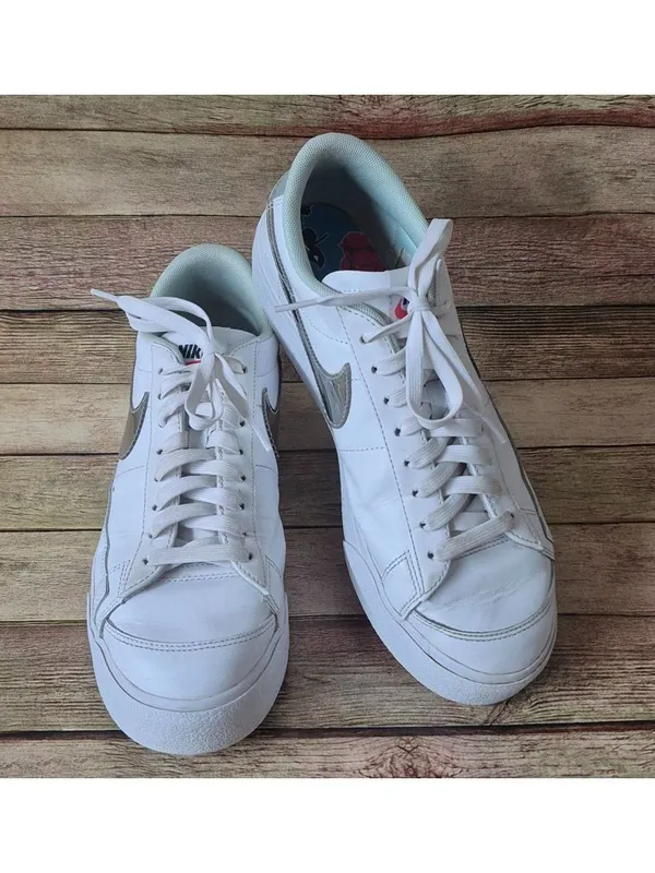 Nike Blazer Low Platform Womens 10 White Metallic Silver Iridescent DQ7654-100 - Image 4