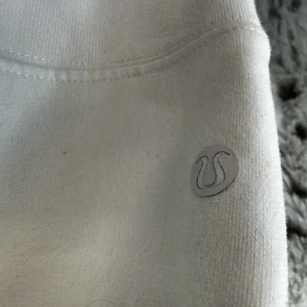 1024. Lululemon Loungeful Crewneck Pullover cream sz ptp 21. No sz tag - Image 3