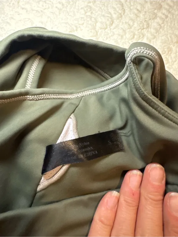 Amazon Olive Green Racerback Sports Bra Small - Image 4