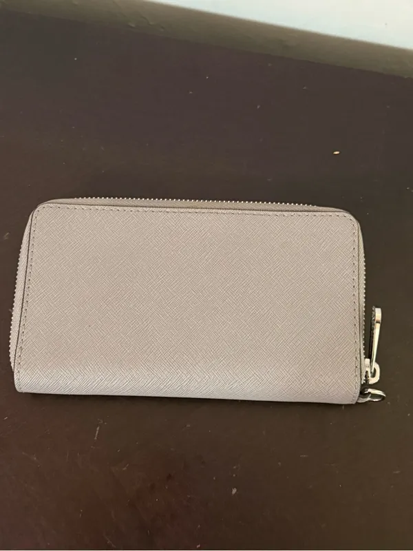 Michael Kors Silver MK Logo Gray Saffiano Wallet - Image 7