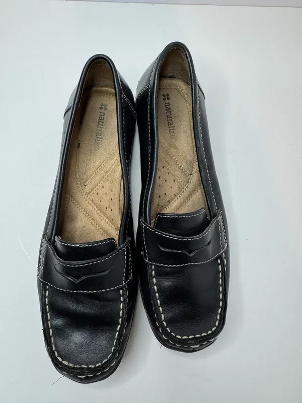 Naturalizer Black Leather Loafers Size 7.5W - Image 2