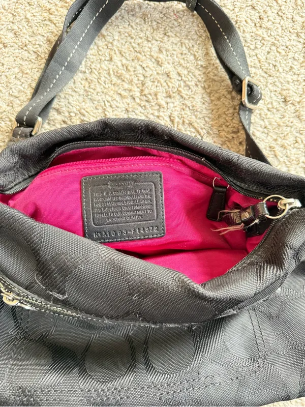 Coach Daisy Black Crossbody Bag with Signature Jacquard - Image 5