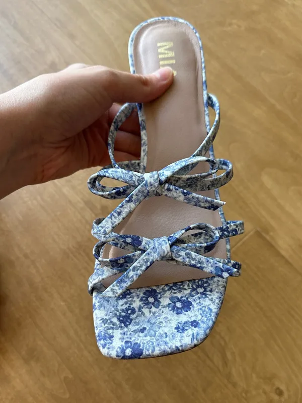 MIA Treanor Heel, Blue and White Floral Ribbon Kitten Heels, Size 9 - Image 11