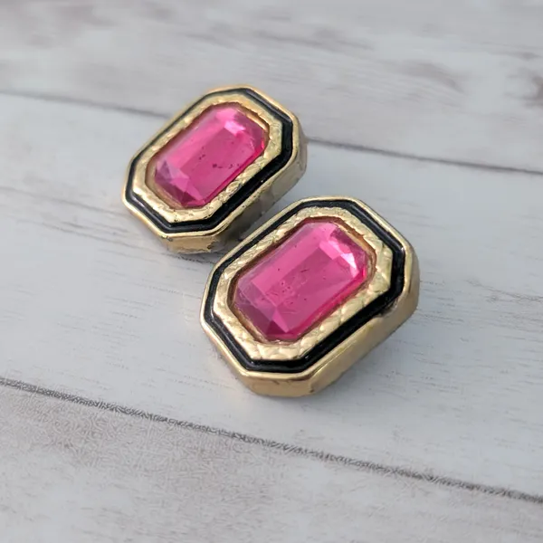 Vintage Clip On Earrings Pink & Gold Tone - Fair Condition - Image 3