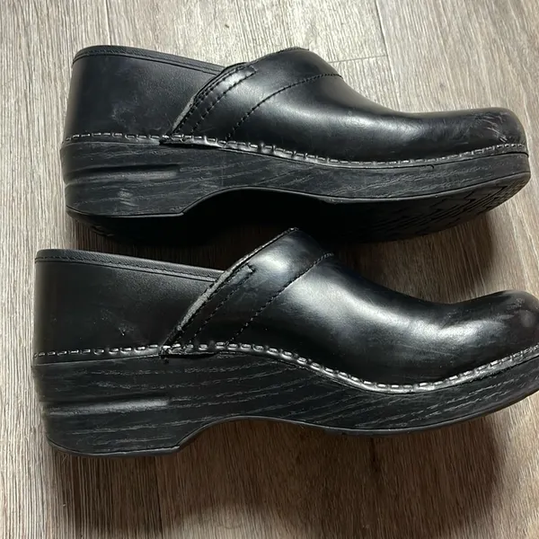Dansko Leather Clogs Size 39 (US 8.5-9) Narrow - Image 9