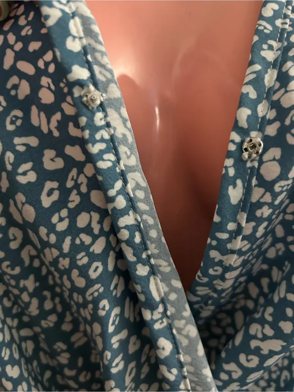 Cupshe Women’s Sleeveless Blue & White Floral Printed Tie-Waist Romper MD NWT - Image 10