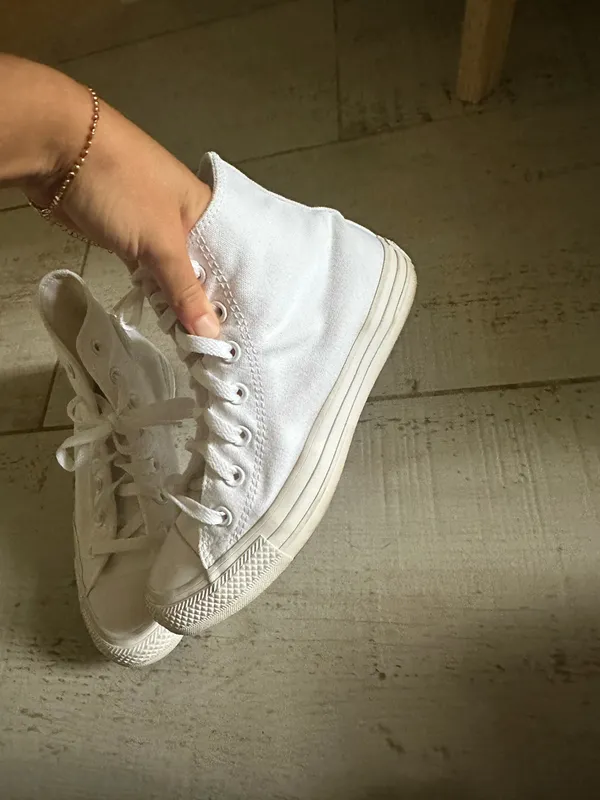 High-Top Converse White - Image 2