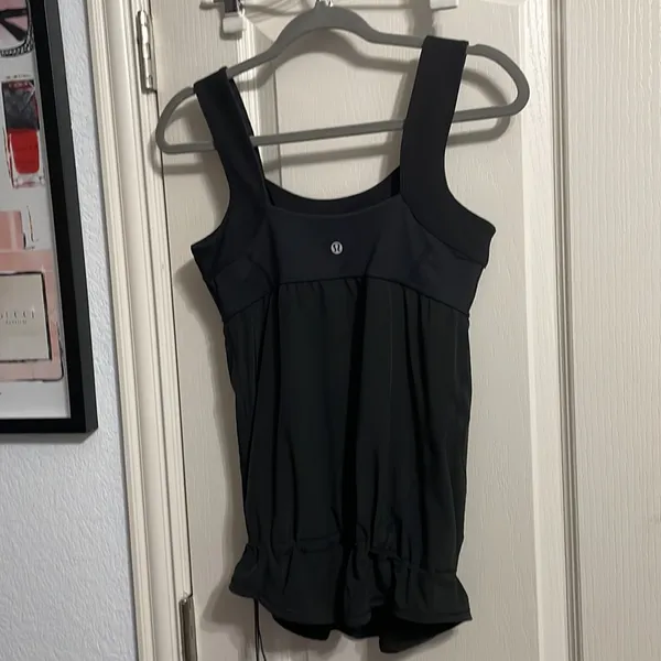 Lululemon Black Tame Me Tank Athleisure Yoga Pilates Gym Running - Image 4