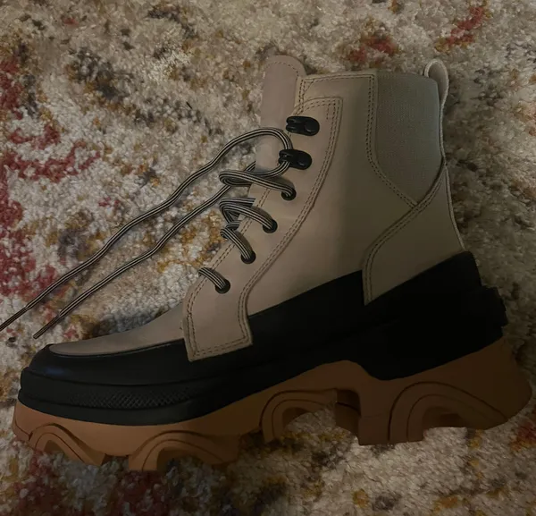 Sorel Snow Boots - Image 3