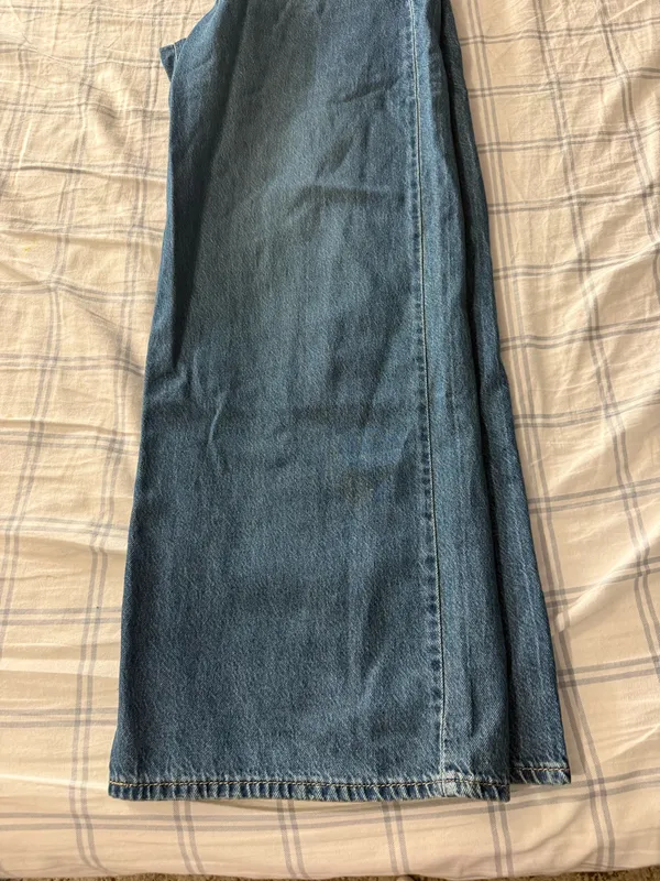 Levi’s Cinch Baggy Jeans – Medium Wash Size 31 - Image 4