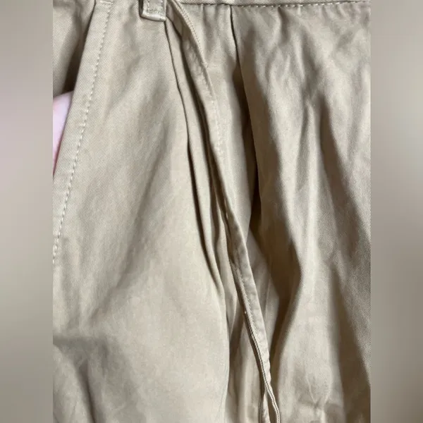 Nwt gap khaki cargo pants size 4 - Image 3