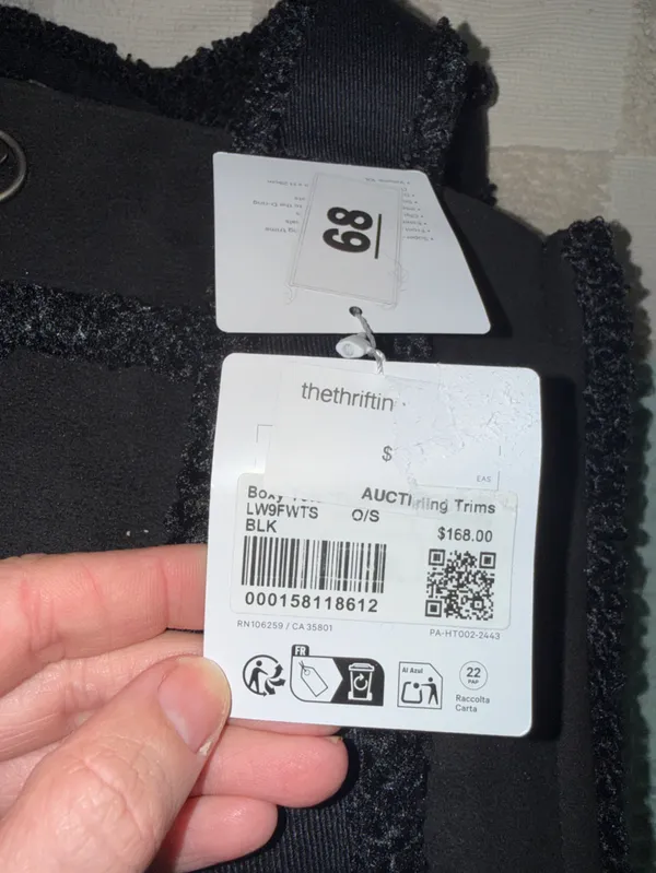 NWT Lululemon Boxy Tote Black‎ Sherpa - Image 4