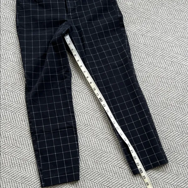 Old Navy Women’s Black Windowpanel Pixie High Rise Pants - Image 7