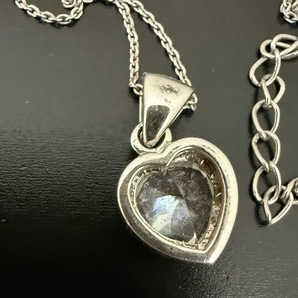 925 Sterling Silver Heart Clear CZ Pendant Necklace 4g. - Image 12