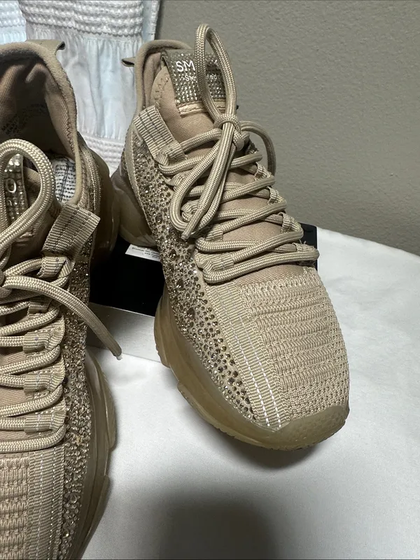 Women's Beige Sneaker with Rhinestone Detail Sz 7.5 Steve Madden Maxima like new - Image 3