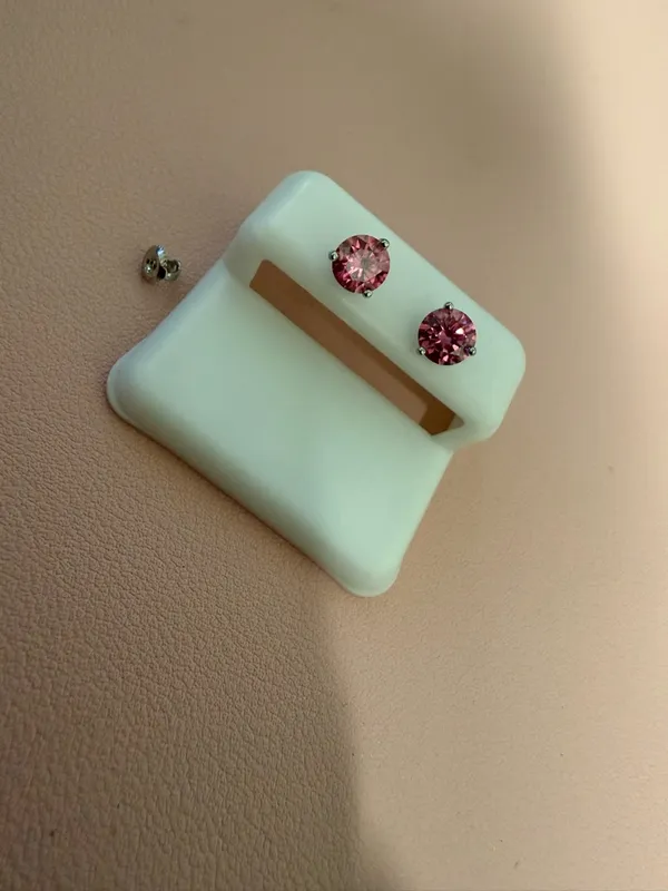 NWOT 2ctw Pink Moissanite Stud Earrings - Image 4