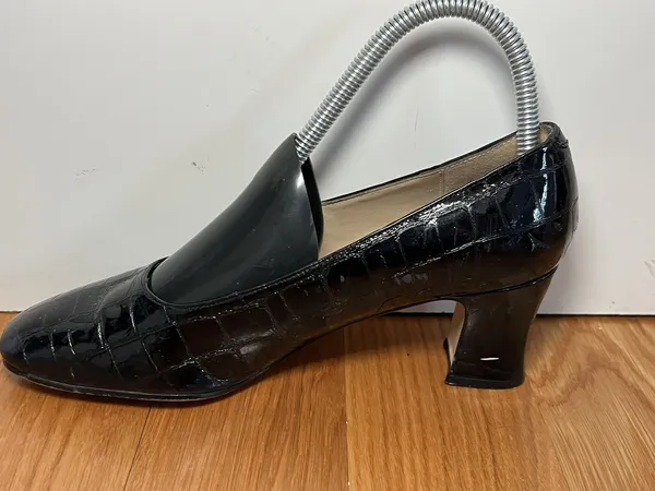 Etienne Aigner Cadiz Shoes Womens Size 7.5 Black Croc Pumps Square Toe - Image 6