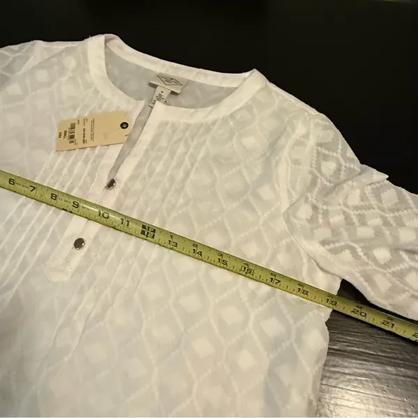 St.‎ John’s Bay White Shirt with Button Detail NWT size small - Image 6