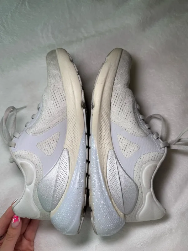 Lululemon Sneakers Running - Image 3