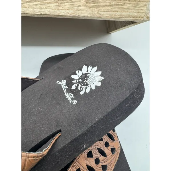 Yellow Box Shanda Sandals Womens 7.5 Brown Leather Flower Die Cut Straps - Image 6
