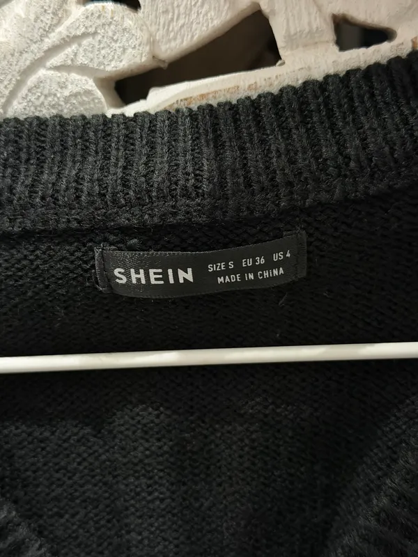 SHEIN Preppy V-neck Sweater Vest - Image 4