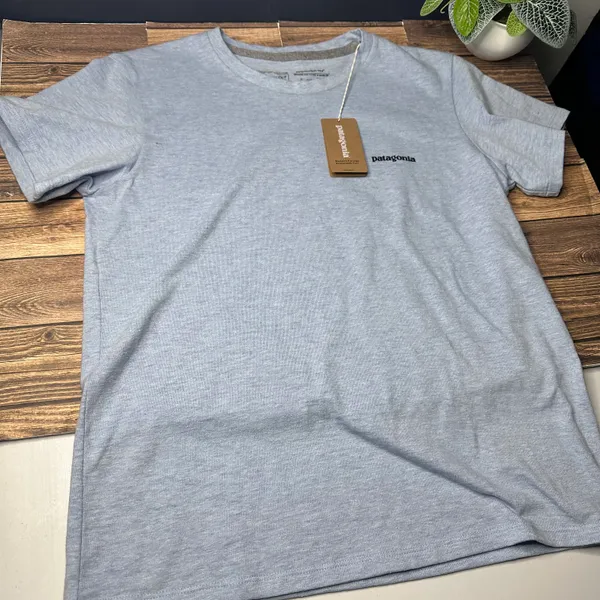Women's P-6 Logo Responsibili Tee NWT Size XS (Steam Blue) #37567 - Image 4