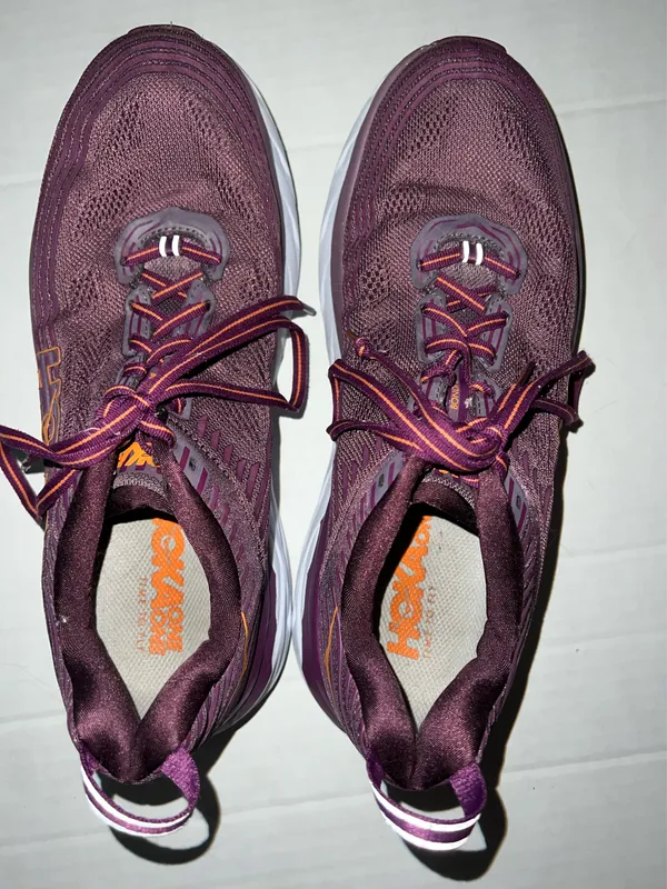 Women’s Hoka Bondi 6 Sneakers size 10.5 - Image 4