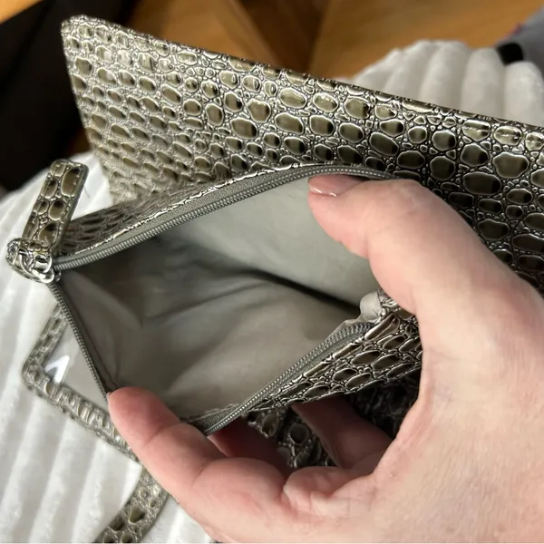 Kenneth Cole Reaction vegan patent leather wristlet wallet - Image 6