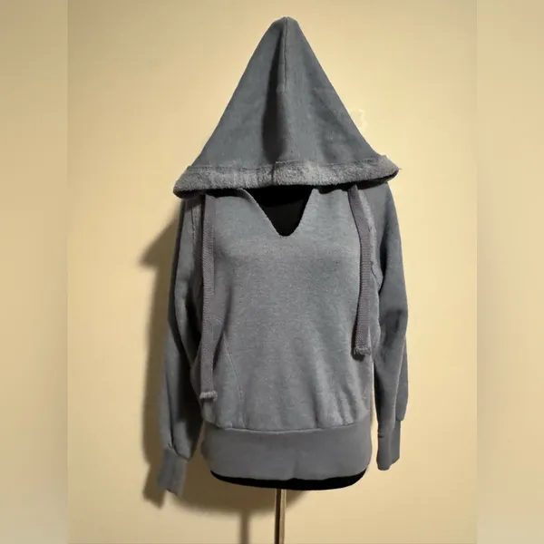 EUC Free People Movement Blue V Neck Hooded Cropped Pullover 2 pockets size XS - Image 2